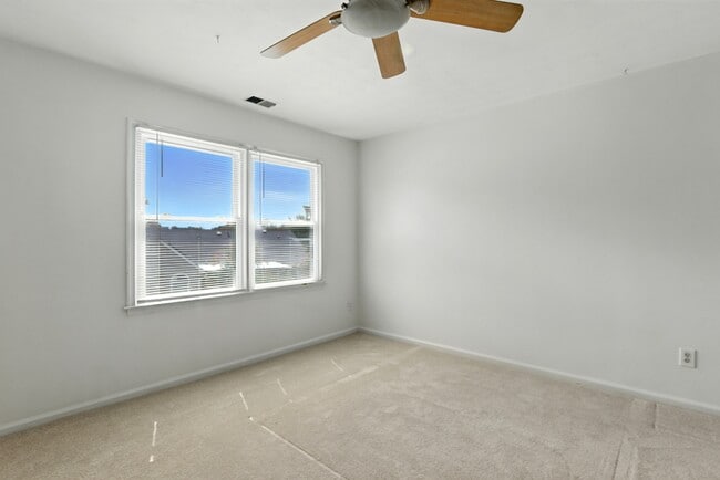 Building Photo - 3077 Silver Maple Dr