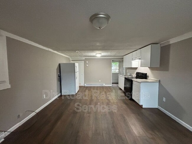 Building Photo - 3018 Tytus Ave