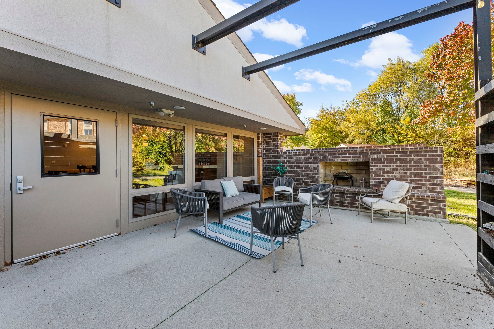 Building Photo - 2900 NE Kendallwood Pkwy