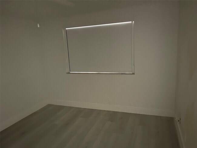 Building Photo - 8100 Geneva Ct