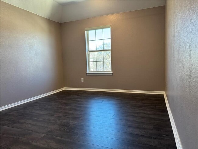 Building Photo - 623 Pheasant Hill Ln