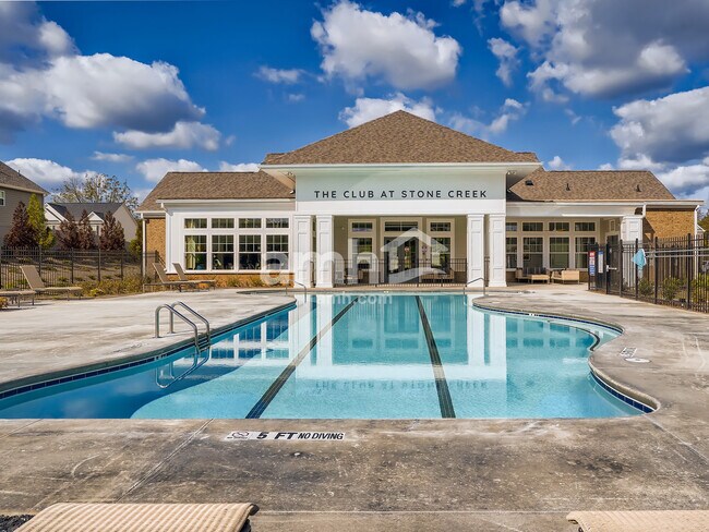 Building Photo - 245 Lake Vista Dr