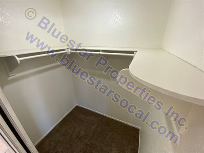 Building Photo - Move In Ready! Beautiful Two Story Home