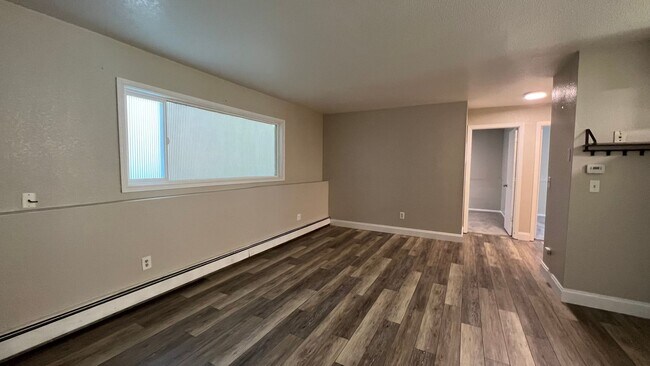 Building Photo - 1103 Karluk St