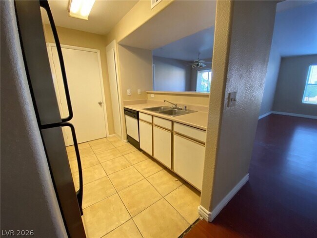 Building Photo - 2300 E Silverado Ranch Blvd