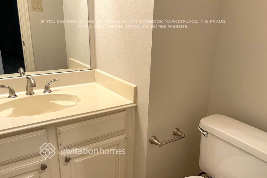 Building Photo - 18749 Vista Del Sol