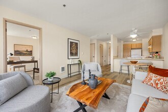 Building Photo - Winslow Manor