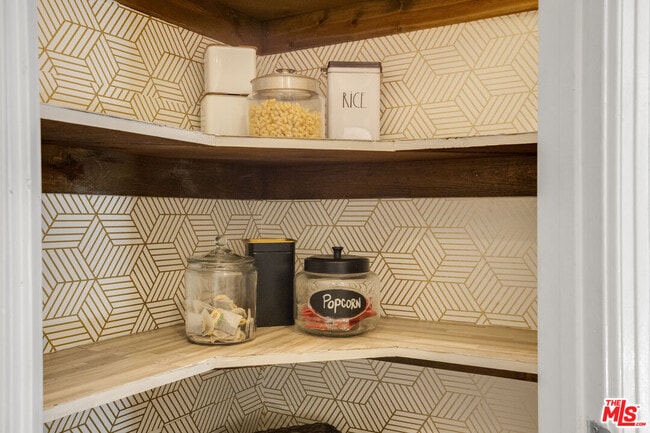 Building Photo - 8642 Gregory Wy