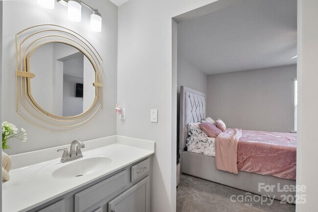 Building Photo - 188 Sweet Briar Dr