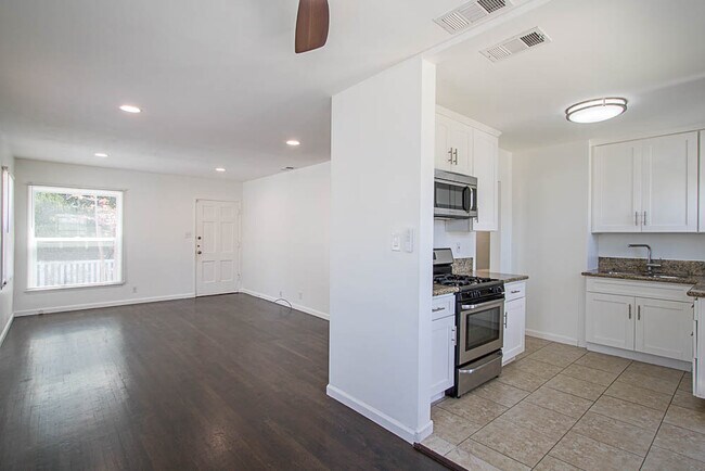 Building Photo - 2835 Pacific Ave