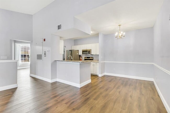 Building Photo - 14304 Fredricksburg Dr