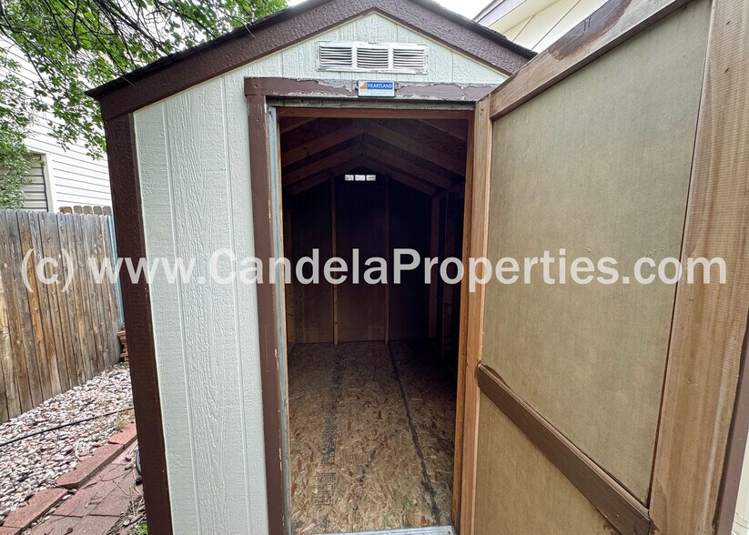 Building Photo - 8038 Horizon Dr