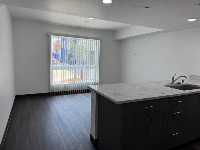 Building Photo - 3509 Vista Ln