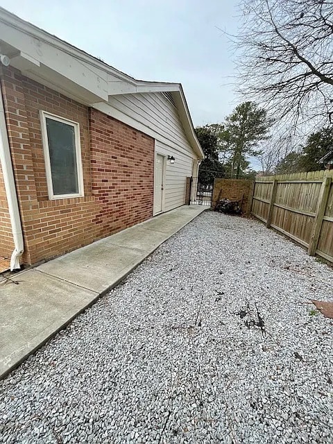 Building Photo - Room in House on Vanderbilt Ln NW