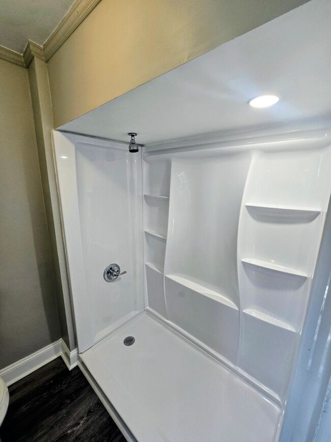 Building Photo - 514 Auburn St