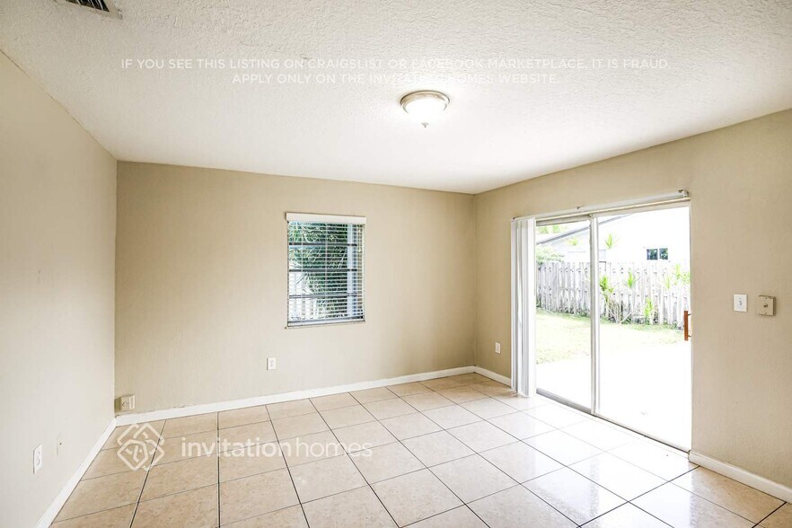Building Photo - 16620 SW 93rd Ave