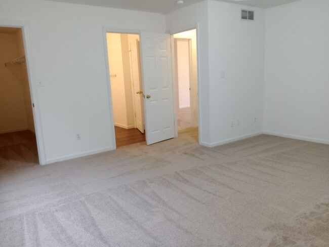 Building Photo - 5005-5007 Carrie Ridge Dr.