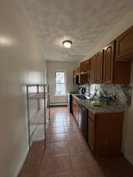 Kitchen - 109 Ferry St