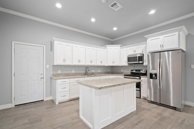 Building Photo - 1010 Tesoro Stone