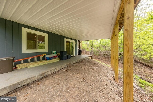 Building Photo - 1249 Lakeview Dr