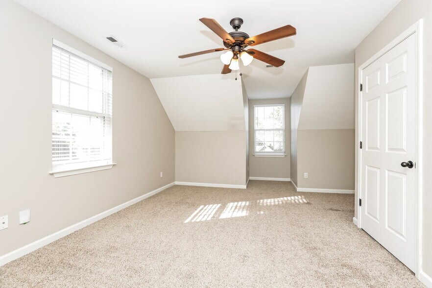 Building Photo - 2010 Slayton Dr