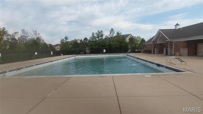 Building Photo - 643 Country Heights Dr