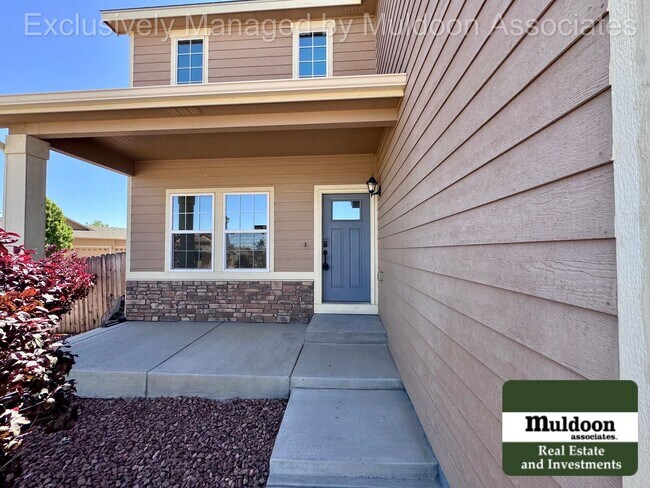 Building Photo - Spacious 5 Bedroom, 3.5 Bath Home with 3-Car Garage, and Pet-Friendly Living in 80925!