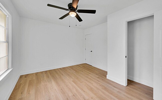 Building Photo - Newly remodeled 3 bedroom/2 baths coming s...