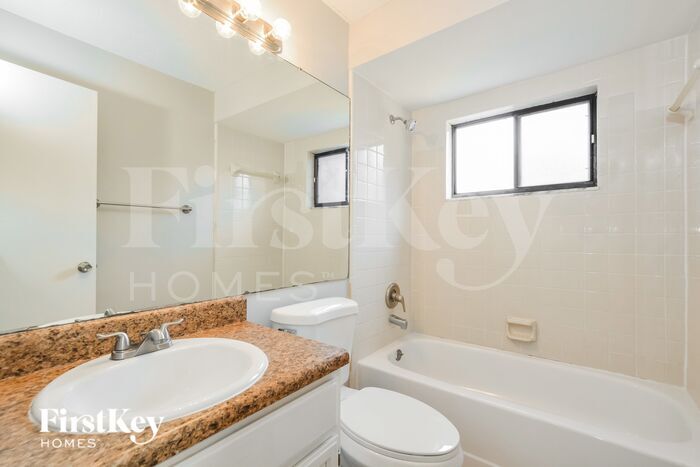 Building Photo - 5642 Westview Dr