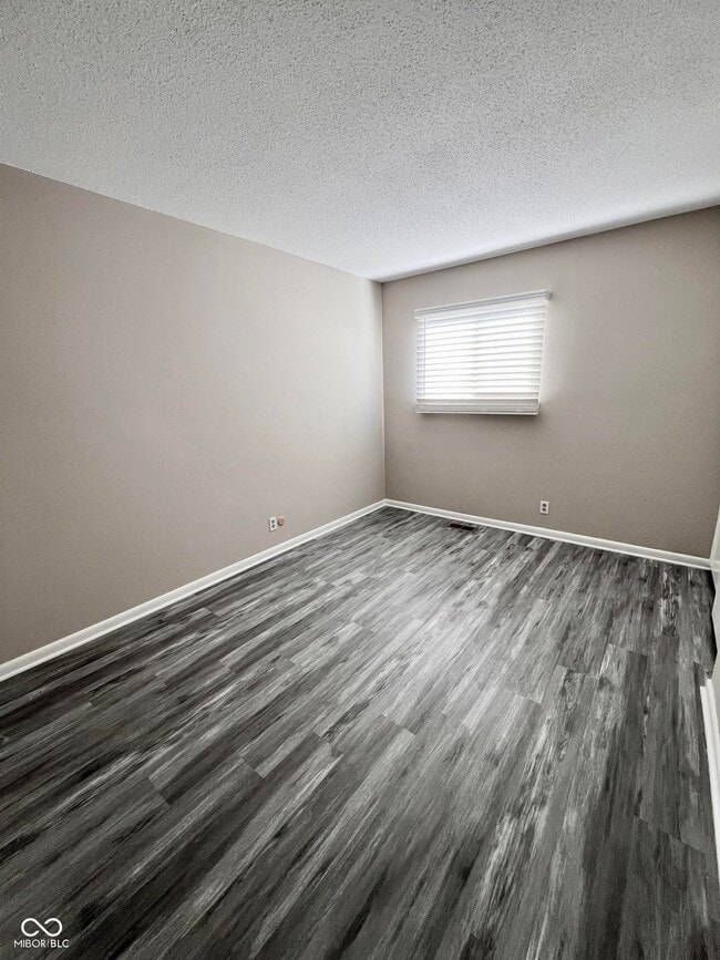 Building Photo - 6827 Azalea Dr