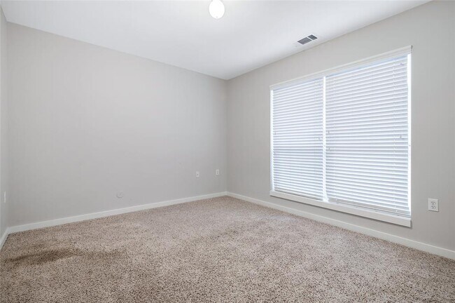 Building Photo - 2605 Calumet St