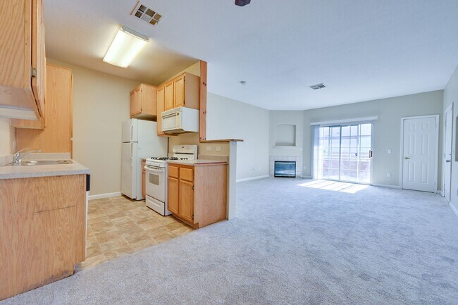 Building Photo - NE Near Nellis! Gated! Community Pool, Spa...