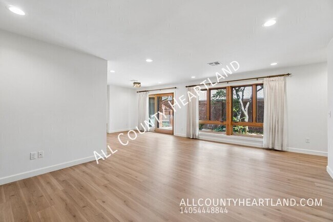 Building Photo - 9009 N May Ave