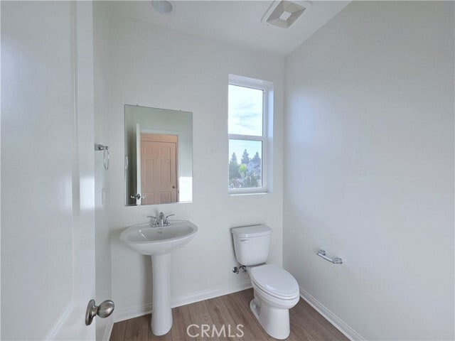 Building Photo - 2420 E Lincoln Ave