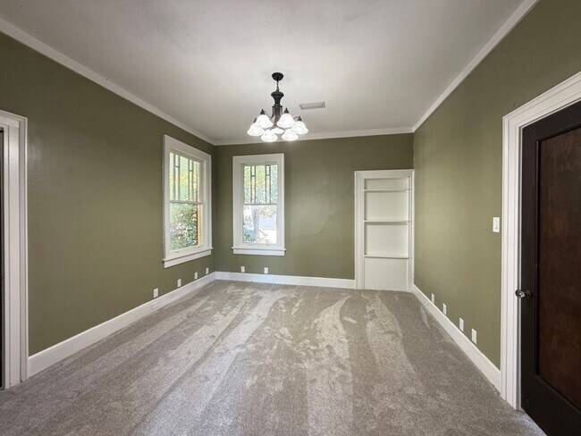 Building Photo - 551 E Boswell St