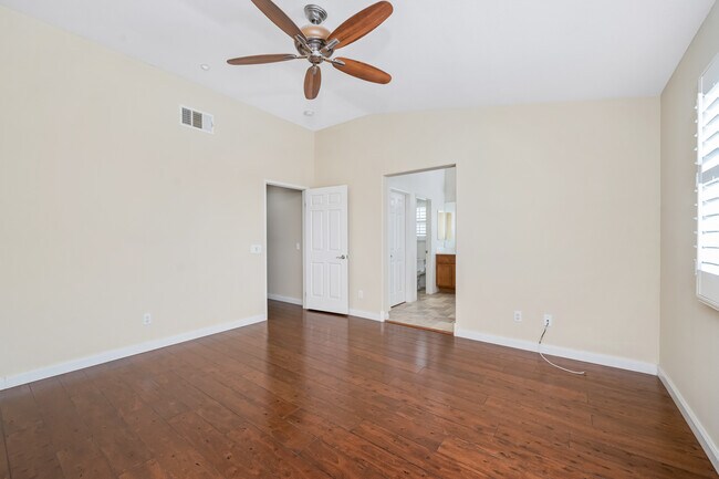 Building Photo - 29557 Crest View Ln