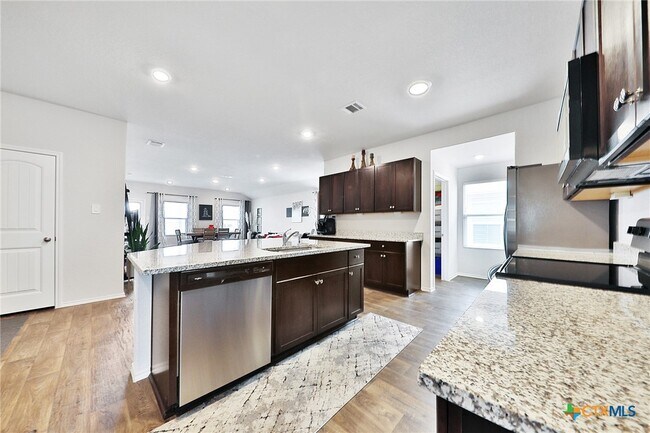 Building Photo - 801 Cinnamon Teal