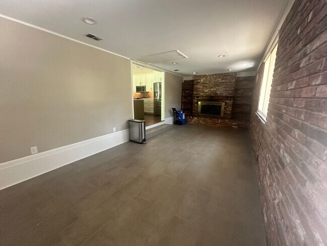 Building Photo - Fully remodeled home for rent