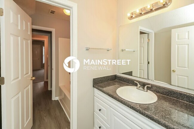 Building Photo - 5 Bedroom Pet-Friendly Home in Atlanta, GA...