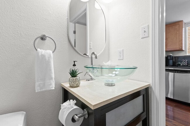 Building Photo - 708 S 1st St