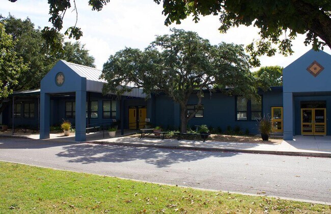 Building Photo - 4 BR + OFFICE/ 3 BA in Seguin - 2042 SF on GREENBELT - Arroyo Ranch!