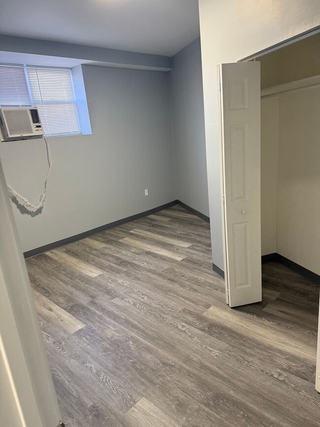 Building Photo - Mayflower Apartments