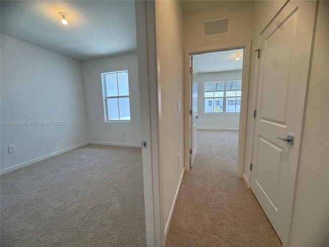 Building Photo - 178 NE 14th St