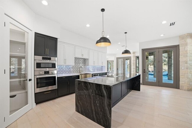 Building Photo - 2700 Marina Shores Dr