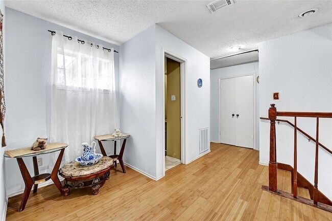 Building Photo - 13523 Pasa Robles Ln