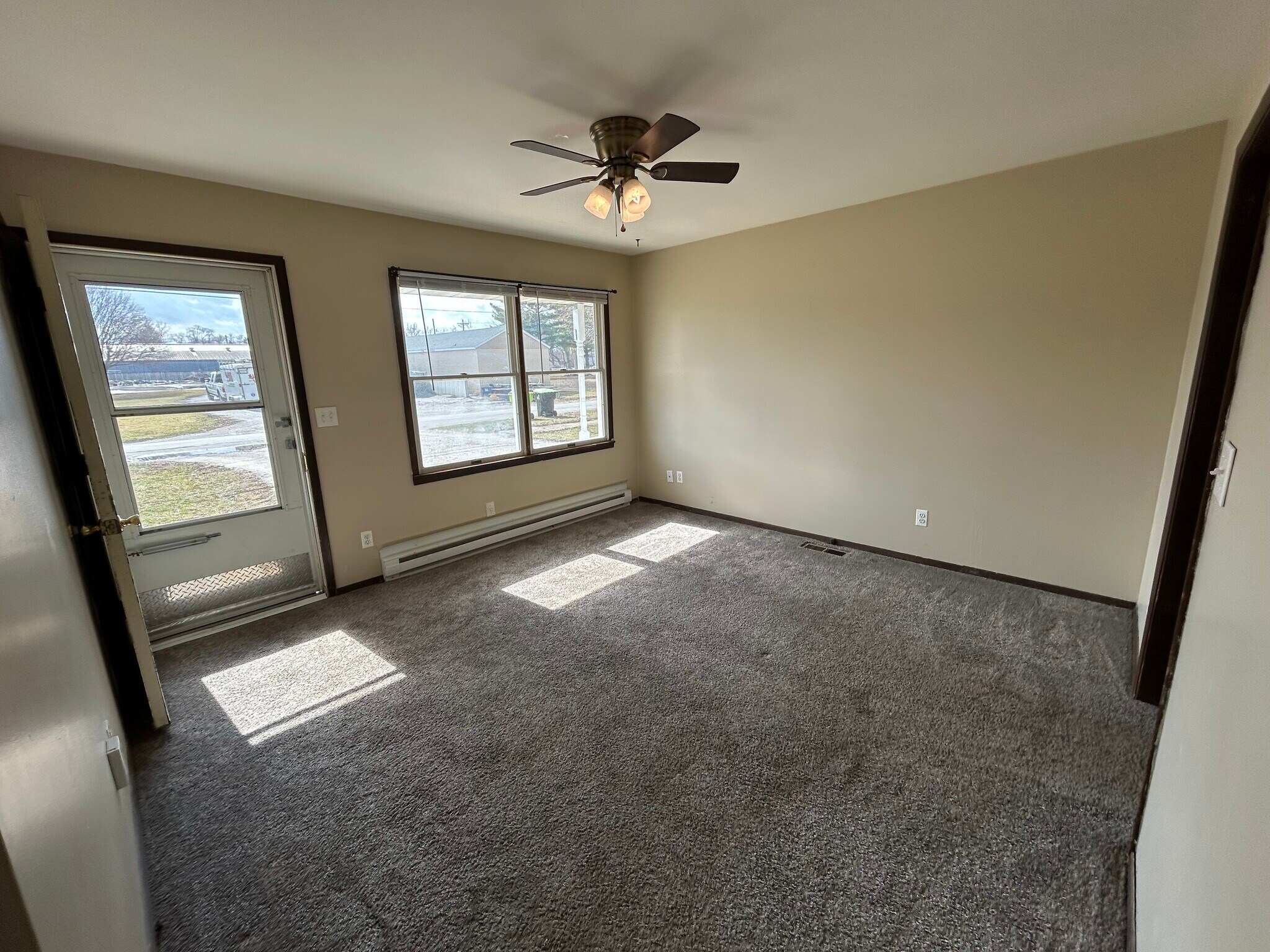 Building Photo - 404 W Livingston St