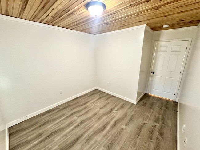 Building Photo - Cute newer home with large fenced yard!