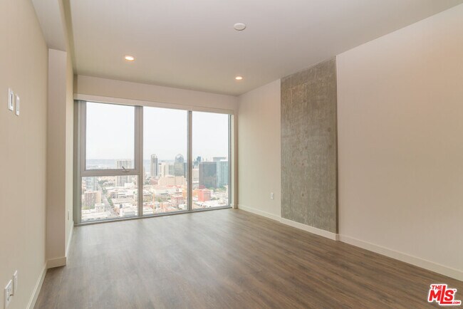 Building Photo - 601 Eleventh Ave