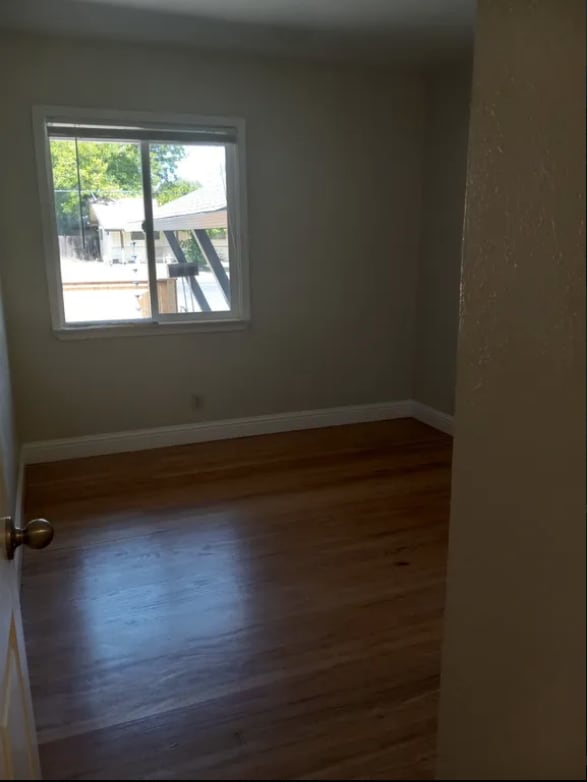Building Photo - 360 Lovers Ln