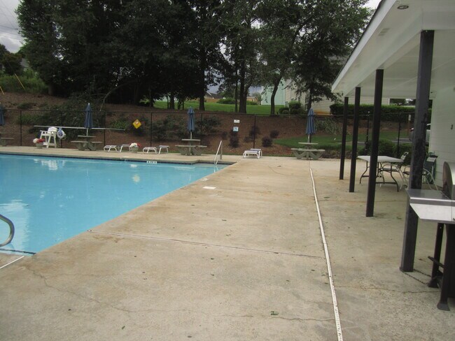 Building Photo - 1254 Watercrest Cir